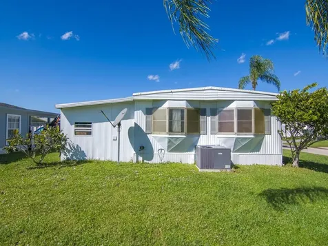 2 Galicia Lane Port Saint Lucie FL 34952