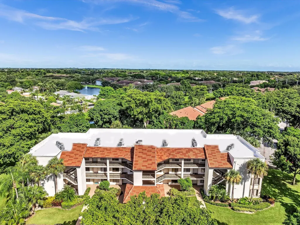 10143 Mangrove 203 Drive Boynton Beach FL 33437