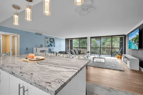 2480 Presidential Way West Palm Beach FL 33401