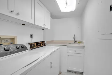 2480 Presidential Way West Palm Beach FL 33401