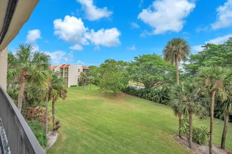 2480 Presidential Way West Palm Beach FL 33401