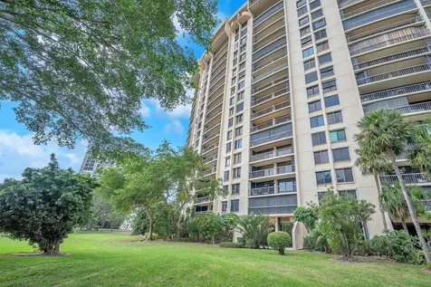 2480 Presidential Way West Palm Beach FL 33401