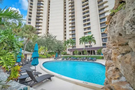 2480 Presidential Way West Palm Beach FL 33401