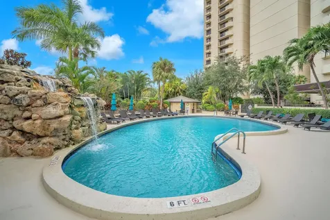 2480 Presidential Way West Palm Beach FL 33401
