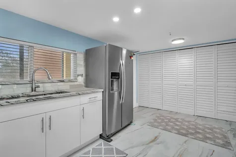 2480 Presidential Way West Palm Beach FL 33401