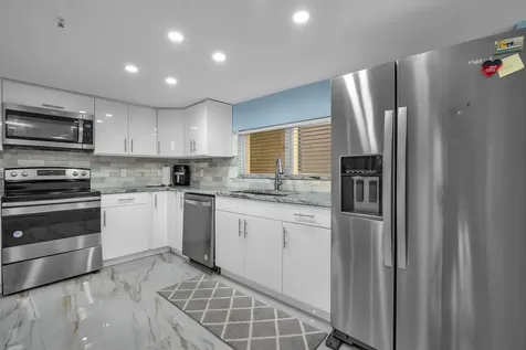 2480 Presidential Way West Palm Beach FL 33401
