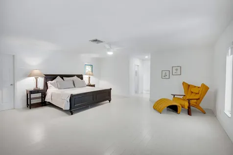 800 Sw 17th Street Boca Raton FL 33486