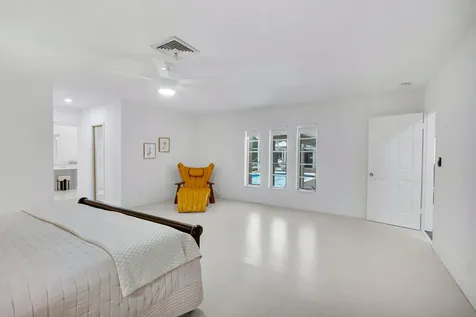 800 Sw 17th Street Boca Raton FL 33486