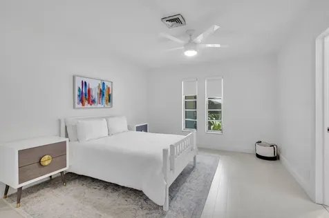 800 Sw 17th Street Boca Raton FL 33486