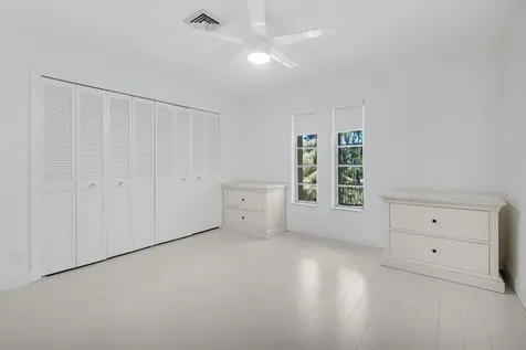 800 Sw 17th Street Boca Raton FL 33486