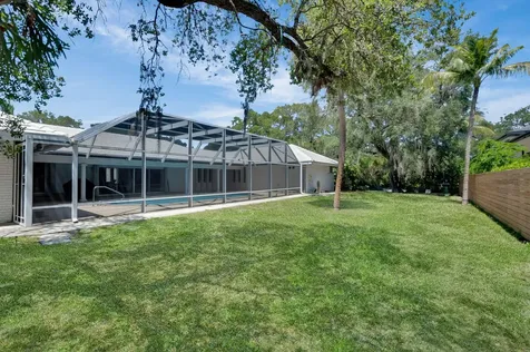 800 Sw 17th Street Boca Raton FL 33486