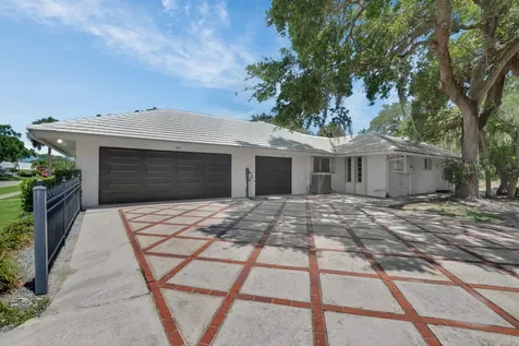 800 Sw 17th Street Boca Raton FL 33486