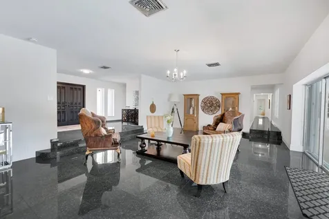800 Sw 17th Street Boca Raton FL 33486