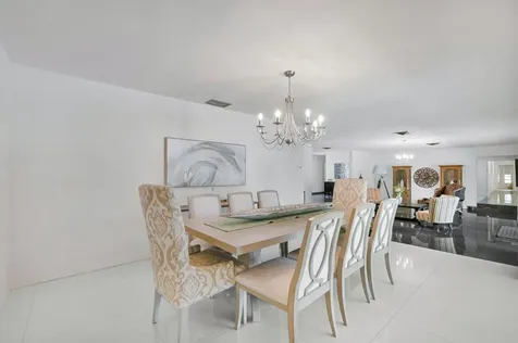 800 Sw 17th Street Boca Raton FL 33486