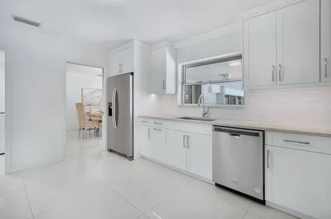 800 Sw 17th Street Boca Raton FL 33486
