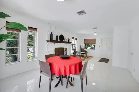 800 Sw 17th Street Boca Raton FL 33486
