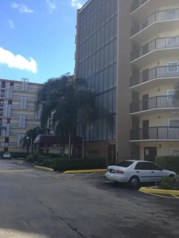 3101 N Country Club Drive Aventura FL 33180