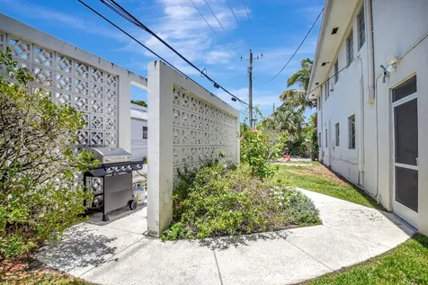 426 Ne 7th Avenue Delray Beach FL 33483