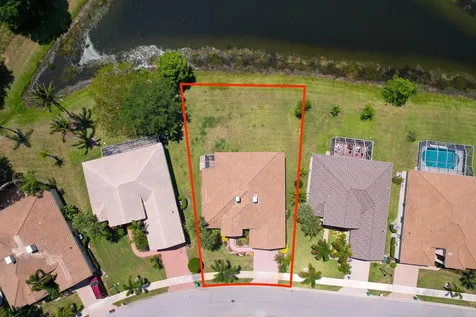 525 Sw Lake Manatee Way Port Saint Lucie FL 34986