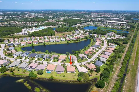 525 Sw Lake Manatee Way Port Saint Lucie FL 34986