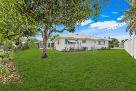 1937 Park Place Boca Raton FL 33486