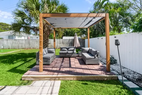 814 Franklin Road West Palm Beach FL 33405