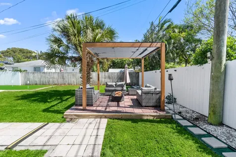 814 Franklin Road West Palm Beach FL 33405
