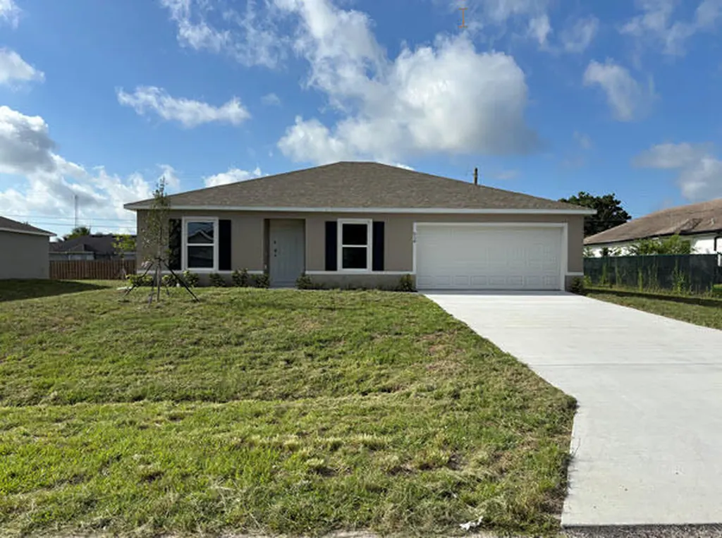 934 Sw Mcdevitt Avenue Port Saint Lucie FL 34953
