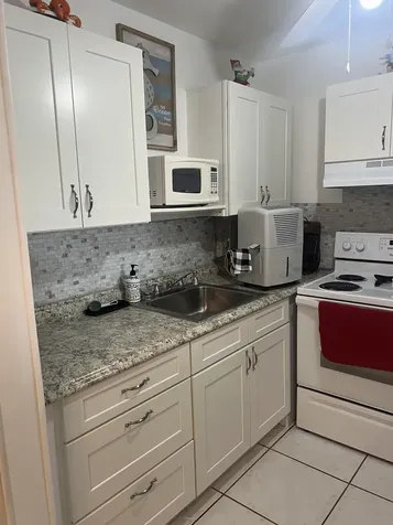 132 Berkshire F West Palm Beach FL 33417