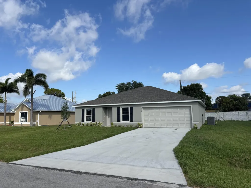 2082 Se Buttonwood Drive Port Saint Lucie FL 34953