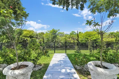 21082 Sweetwater Lane Boca Raton FL 33428