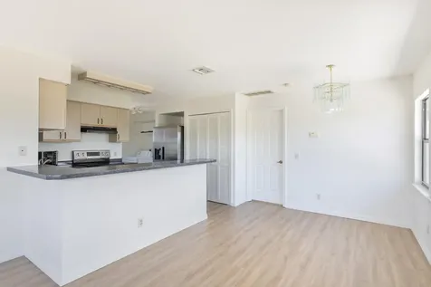 633 Centre Court Vero Beach FL 32962