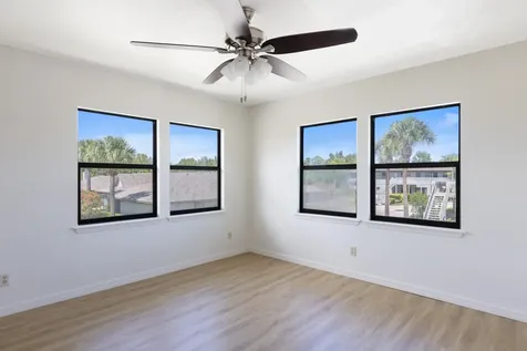 633 Centre Court Vero Beach FL 32962