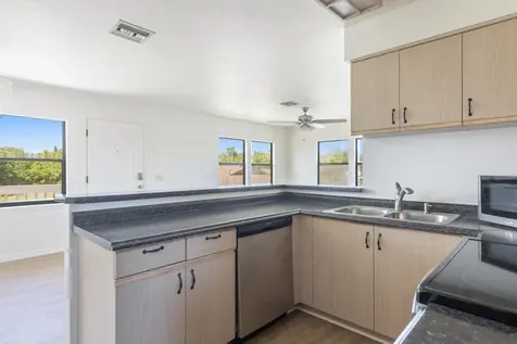 633 Centre Court Vero Beach FL 32962