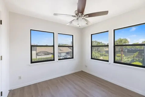 633 Centre Court Vero Beach FL 32962