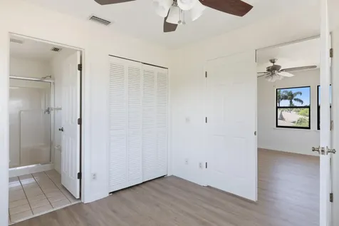 633 Centre Court Vero Beach FL 32962