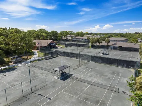 633 Centre Court Vero Beach FL 32962