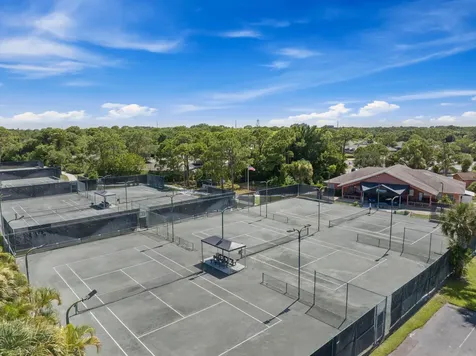 633 Centre Court Vero Beach FL 32962