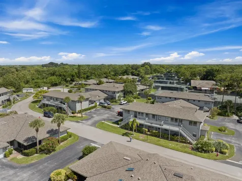 633 Centre Court Vero Beach FL 32962