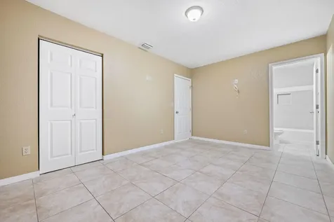 1332 Sw G Belle Glade FL 33430