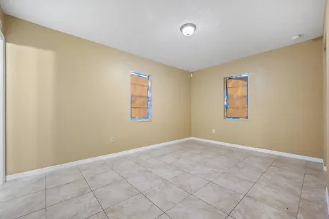 1332 Sw G Belle Glade FL 33430