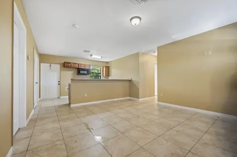1332 Sw G Belle Glade FL 33430