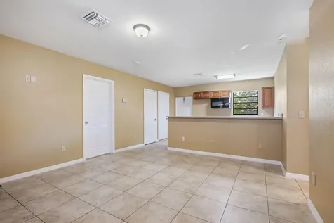 1332 Sw G Belle Glade FL 33430