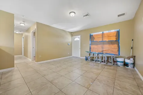 1332 Sw G Belle Glade FL 33430