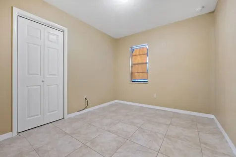 1332 Sw G Belle Glade FL 33430
