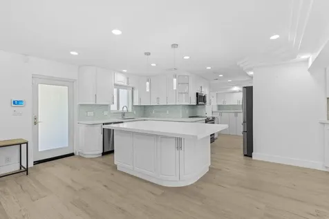 2611 Ne 49 Street Lighthouse Point FL 33064