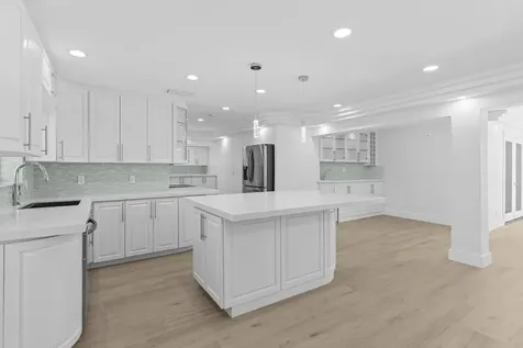 2611 Ne 49 Street Lighthouse Point FL 33064