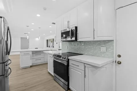 2611 Ne 49 Street Lighthouse Point FL 33064