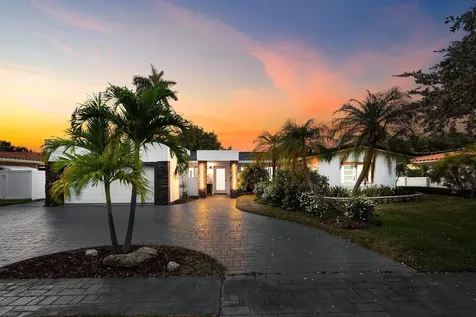 2611 Ne 49 Street Lighthouse Point FL 33064