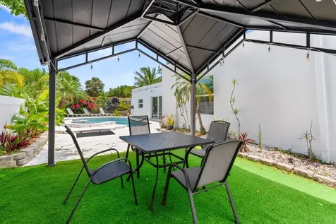 2611 Ne 49 Street Lighthouse Point FL 33064